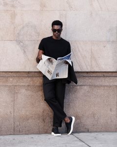 Leia mais sobre o artigo Looks para escritório casual: como montar sem gastar muito