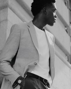 Leia mais sobre o artigo Estilo masculino: como construir sua identidade visual gastando pouco